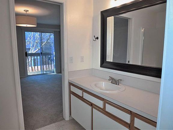 Master Ensuite with Balcony