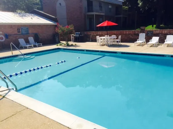 5456 Old Shell Rd, Mobile, AL 36608