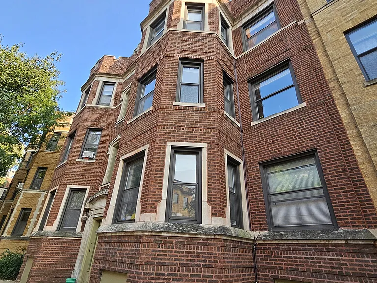 709 W Cornelia Ave #2 — Photo 1
