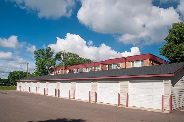 Boulder Court Apartments — Photo 22