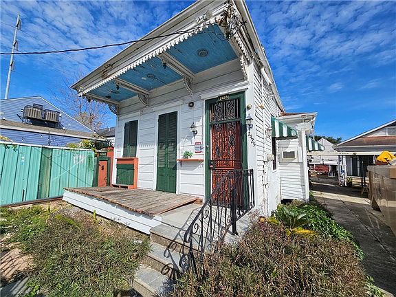 2nd image of 2421 Saint Philip St #25