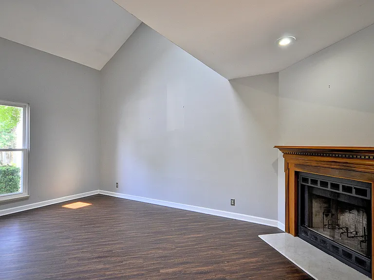 112 Azalea Ct — Photo 4