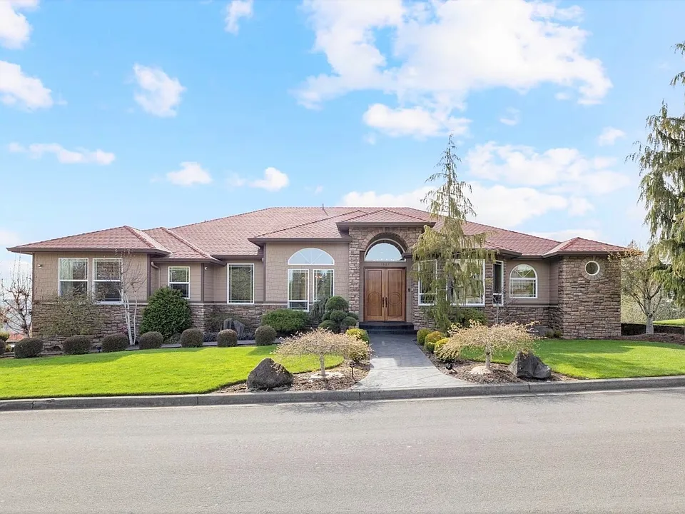 1587 SW Walters Loop