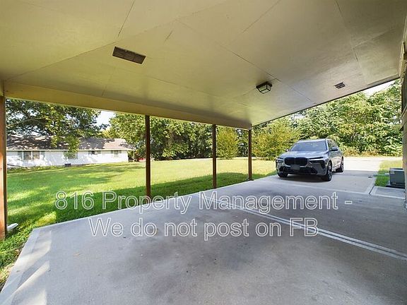 2nd image of 2729 Calumet St