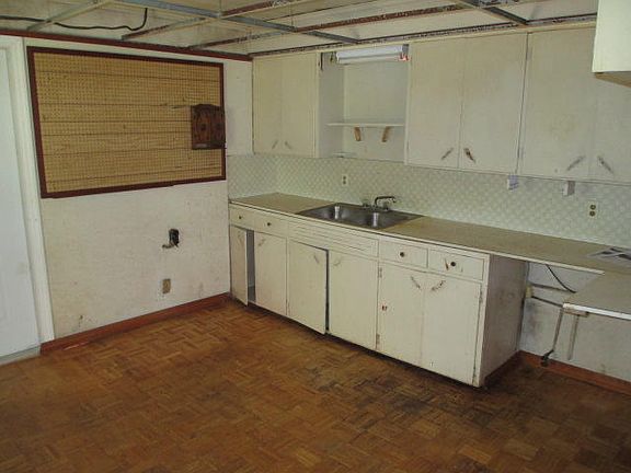 2nd image of 4705 Cole St