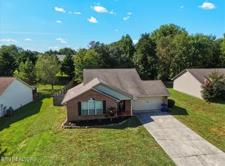 1910 Five Oaks Ln, Maryville, TN 37801