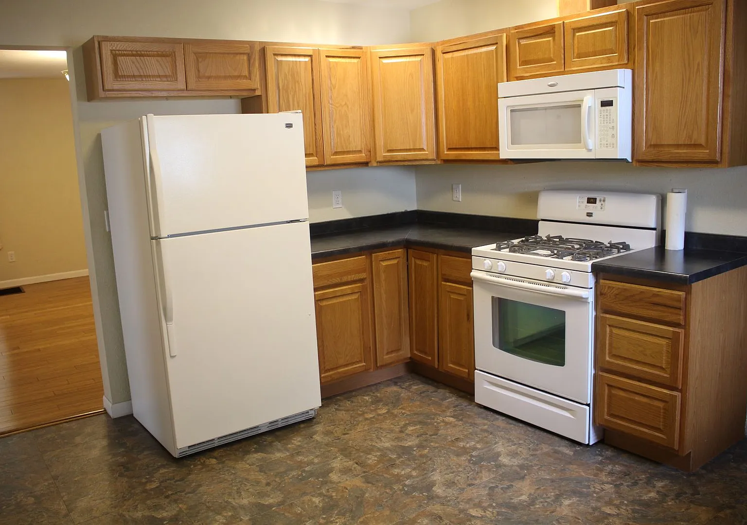 For Rent: 4 Bedroom/1 Bathroom Home — Photo 3