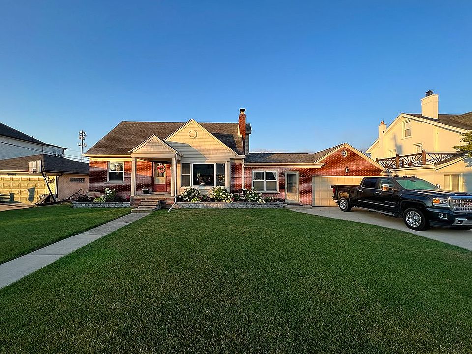 22470 Lange St, Saint Clair Shores, MI 48080 Zillow