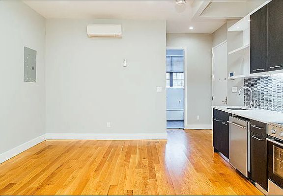 3rd image of 240 Boerum St #4