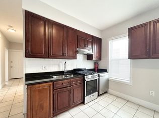 24 Maryland St FLOOR 3, Dorchester, MA 02125