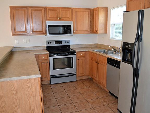 3rd image of 127 New Leaf Ln