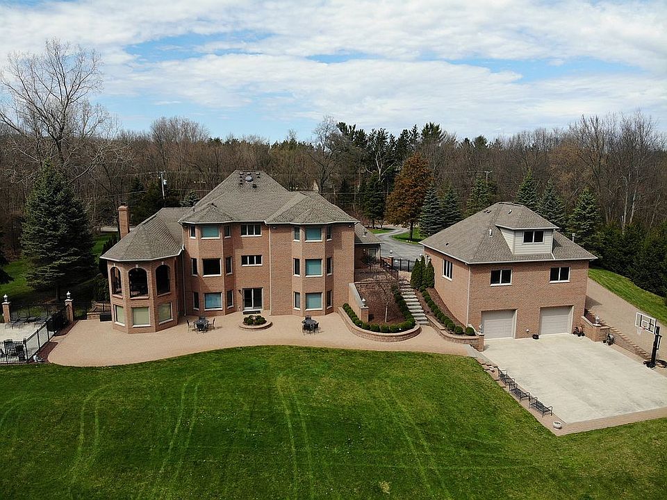 2nd image of 6624 Cunningham Lake Rd