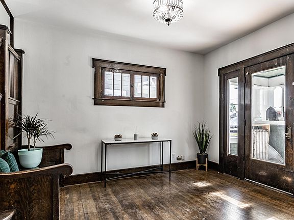 4th image of 3364 N Park Ave