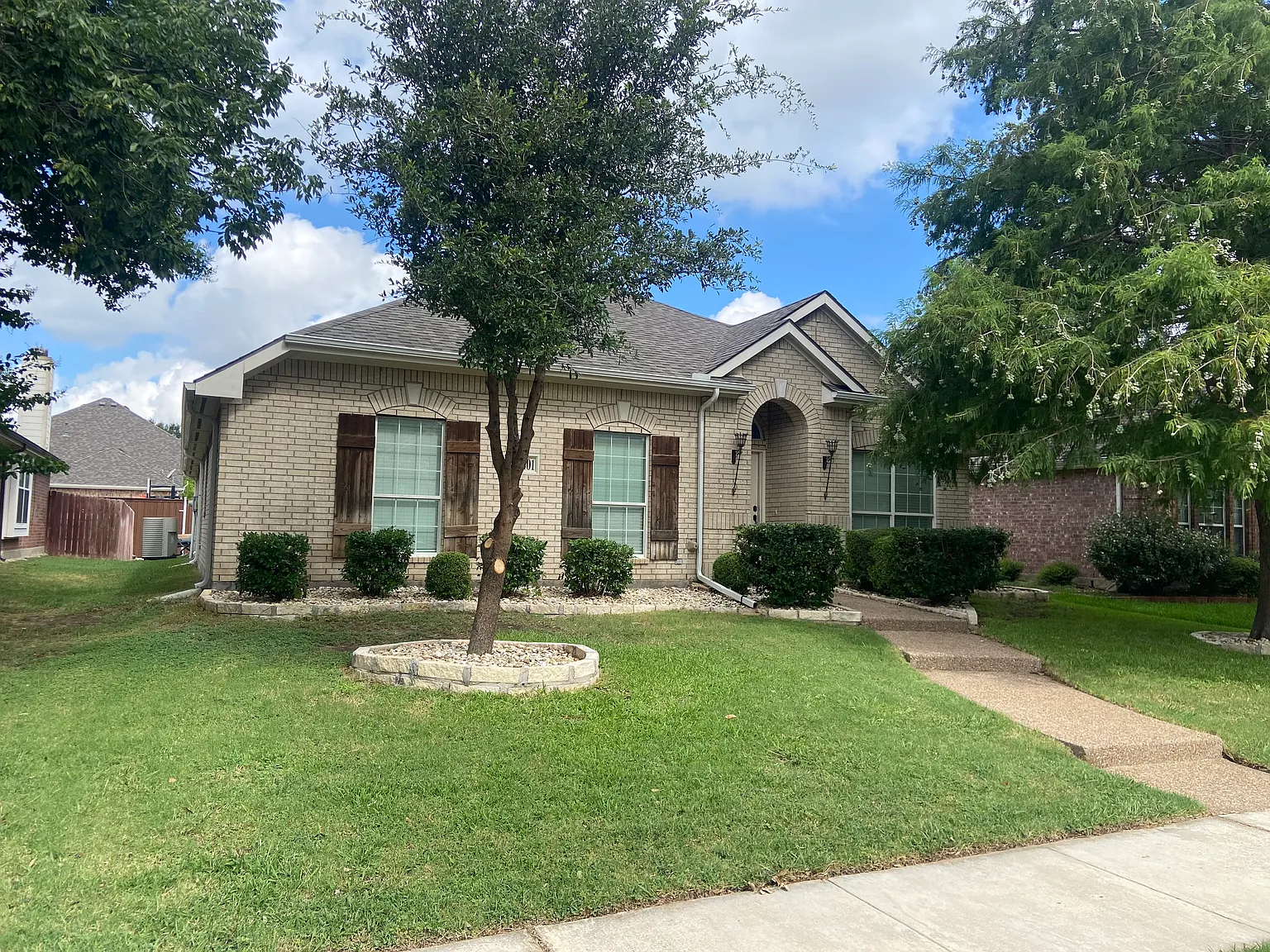 13401 Roadster Dr — Photo 2