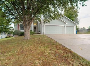 1004 Hackberry Ct, Liberty, MO 64068