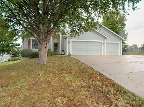 1004 Hackberry Ct, Liberty, MO 64068