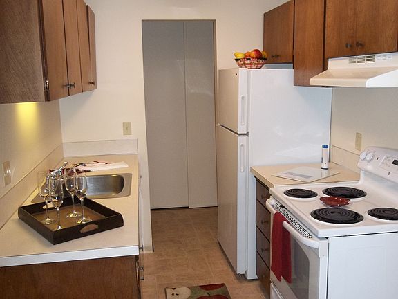 3rd image of 13407 Greenwood Ave N APT 201C