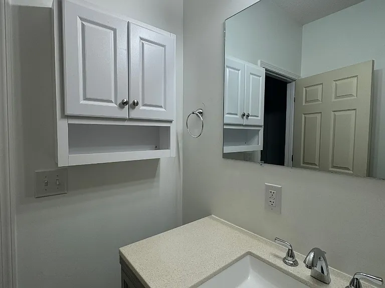 106 Hart Rd — Photo 2