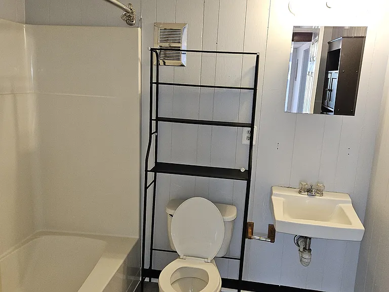 321 W Main St #5 — Photo 15