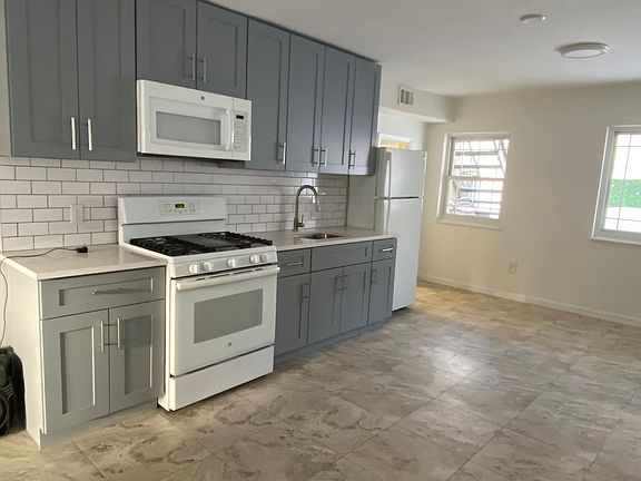 5th image of 322 Swinton Ave Floor 2