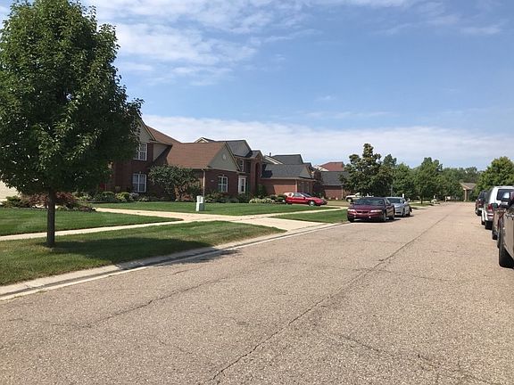 4th image of 6575 Sadie Ln #253