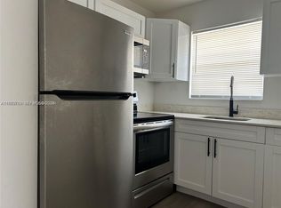 916 SW 10th St #1-3, Hallandale, FL 33009