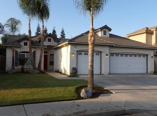 1223 E Sarazen Ave, Fresno, CA 93730