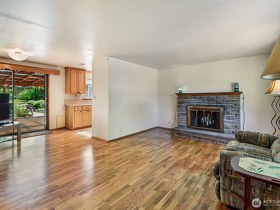4th image of 20612 14th Avenue S