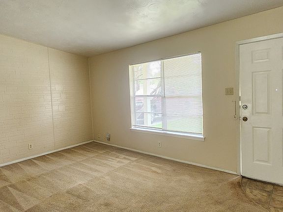 2nd image of 214 HILLVIEW DR
