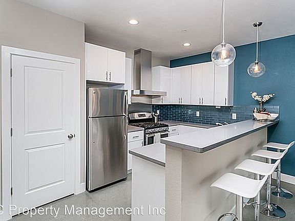 2nd image of 1024 10th Ave APT F