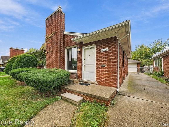 3rd image of 16195 Stricker Ave