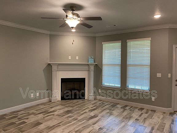 3rd image of 771 Dixon St