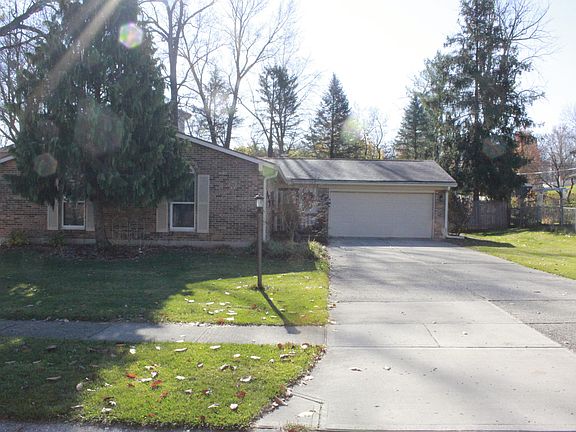 3rd image of 286 Royal Oaks Dr