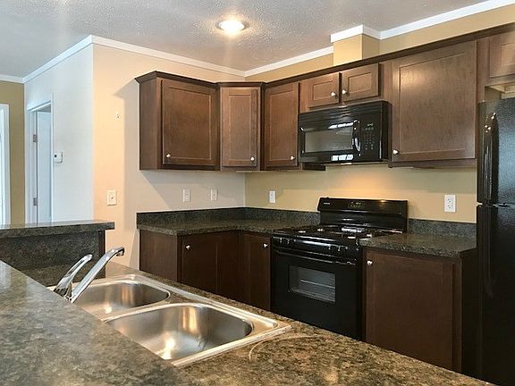 2nd image of 2129 Arrowhead Dr #279