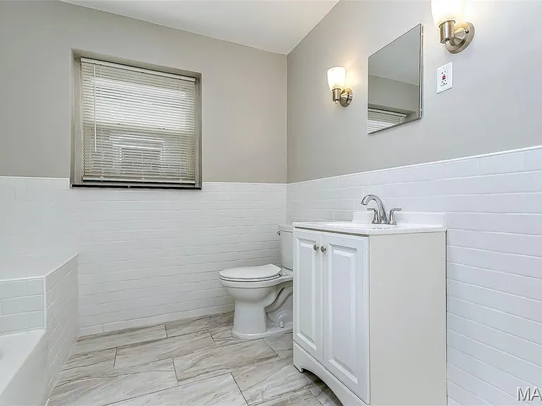 8910 Gravois Rd — Photo 10