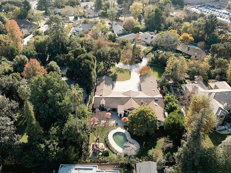 1410 Hillcrest Ave — Photo 48