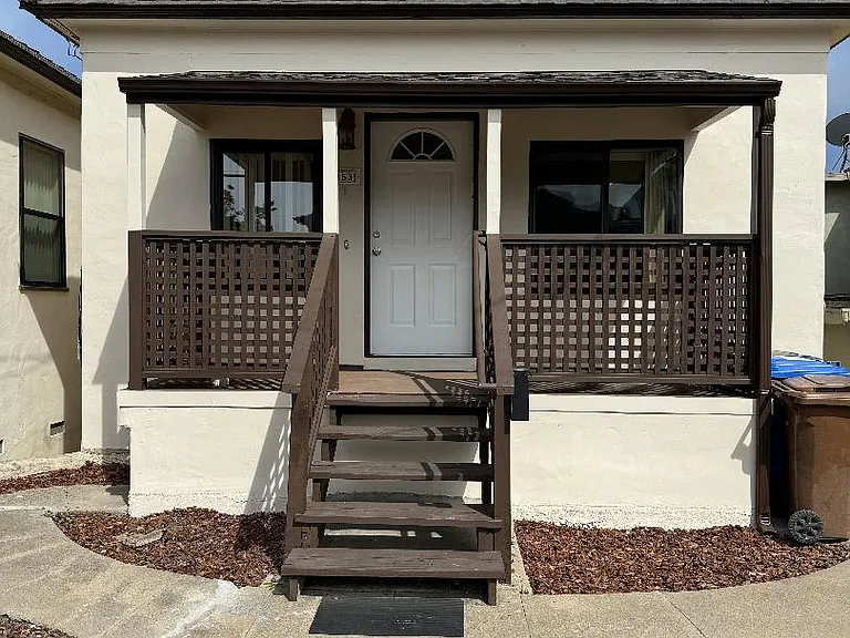 253 Monroe St — Photo 1