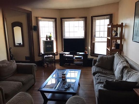 4th image of 631 W Delavan Ave