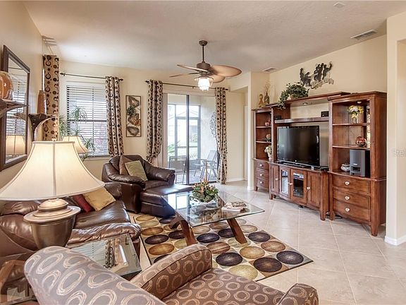 2nd image of 812 Grand Canal Dr
