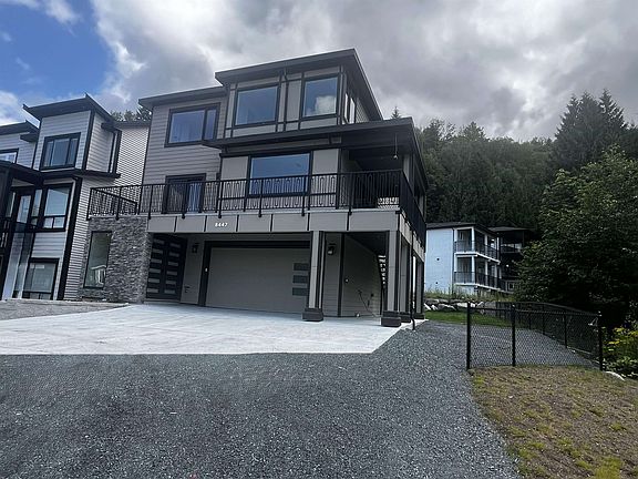 2nd image of 8447 Forest Gate Dr