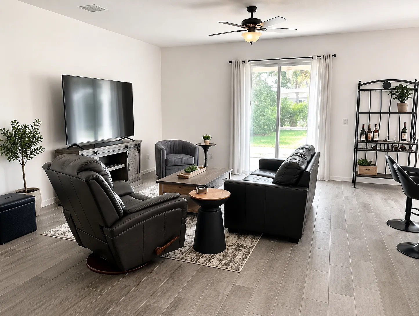 3 bed, 1905 sqft, $2,630 — Photo 4