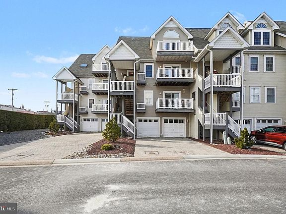 3rd image of 202 Pointe Way #202B