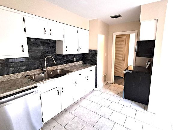 5th image of 3607 Heritage Dr N #48