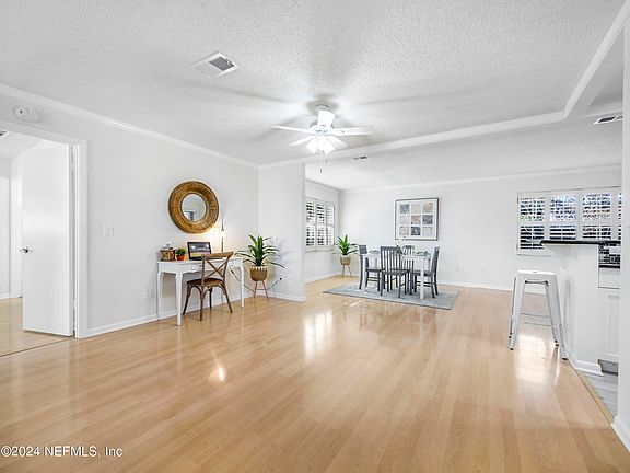5th image of 953 ALCALA Drive