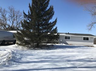 2703 Country Club Rd, Woodstock, IL 60098