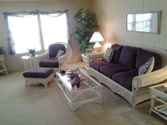 4th image of 43 N Flora Vista St