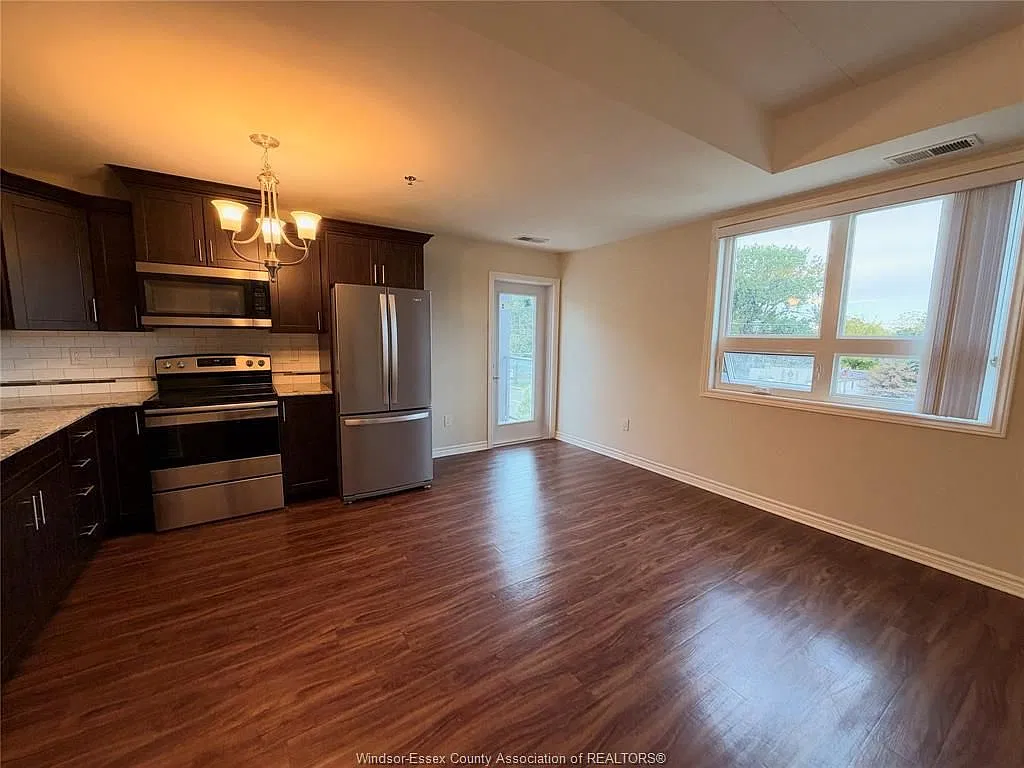 2 bed, $2,325 — Photo 2