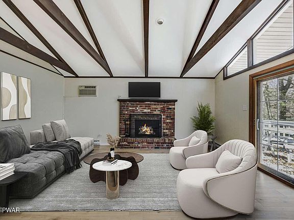 3rd image of 116 Rodeo Dr