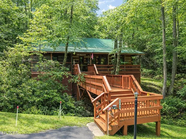 2653 Black Walnut Flats Rd, Sevierville, TN 37862