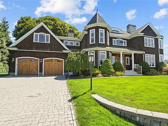 3rd image of 74 Bayberry Rd